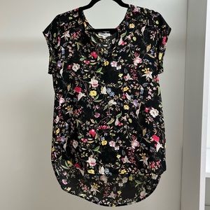 Pleione – Sofia Shirred Cap Sleeve Top